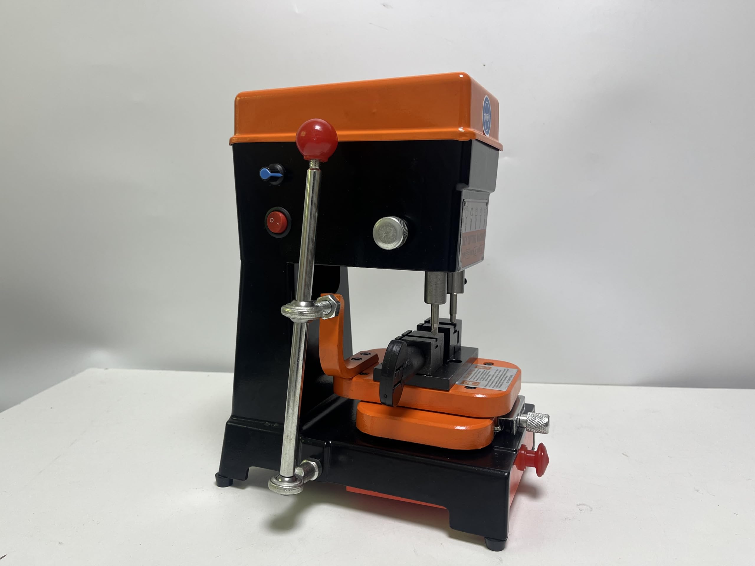 Schlüsselkopiermaschine, 150W Professionelle Autoschlüssel-Schlüsselkopier-Vervielfältigungsmaschine AC 24V, DC 110V-220V Schlüsseln Bauschlosserwerkzeugen, 8000 r/min