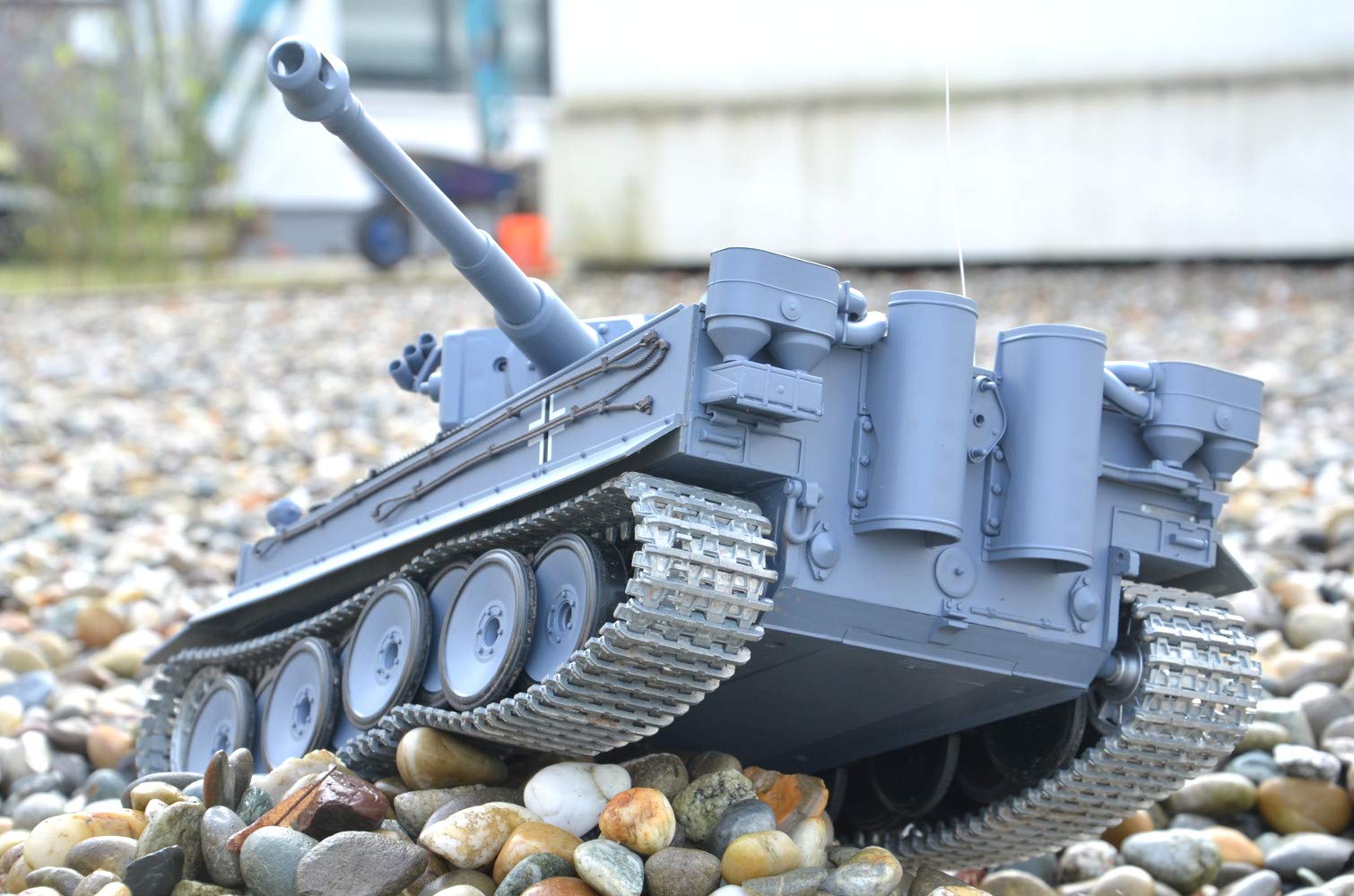 ES-TOYS RC Panzer Ferngesteuert mit Schussfunktion German Tiger I Heng Long 1:16 Rauch&Sound +Stahlgetriebe+Metallketten+Metall Räder+ 2,4Ghz -V7.0 PRO mit RRZ