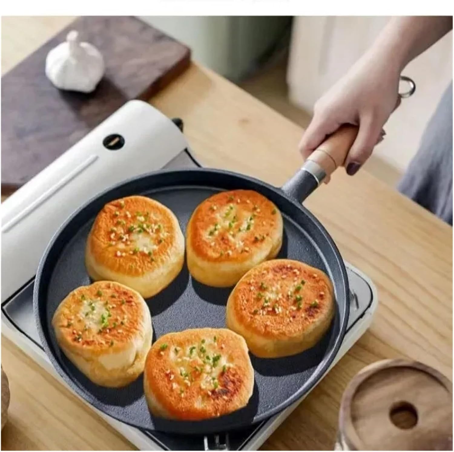20/23/26cm Cast Iron Flat Pan, Household Uncoated Pancake Pan, Hand-held Pancake, Non-stick Pancake, Kitchen Baking Tool(Beech wood 23cm)