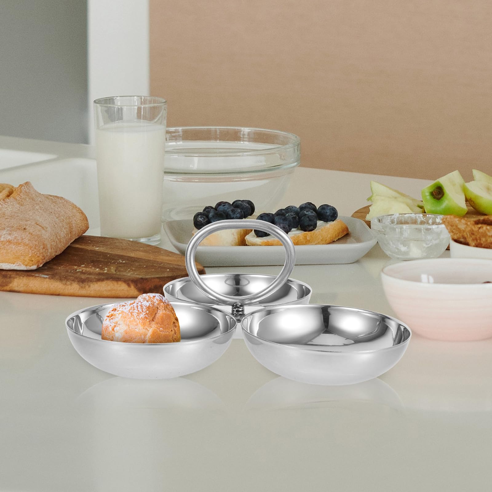 Runder Snackteller aus Edelstahl mit 3 Fächern Wiederverwendbarer Vorspeisenteller für Essenstrennung Kompakt und Vielseitig für Mittag und Abendessen