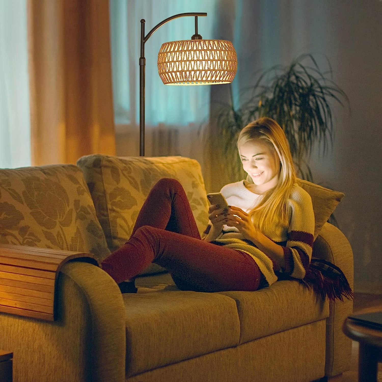 Rayofly Dimmbare Stehlampe Wohnzimmer, Rattan Stehlampe mit Fernbedienung, App-Steuerung, Boho Stehleuchte mit Rattan & Leinen Lampenschirm, Vintage Standleuchte für Schlafzimmer