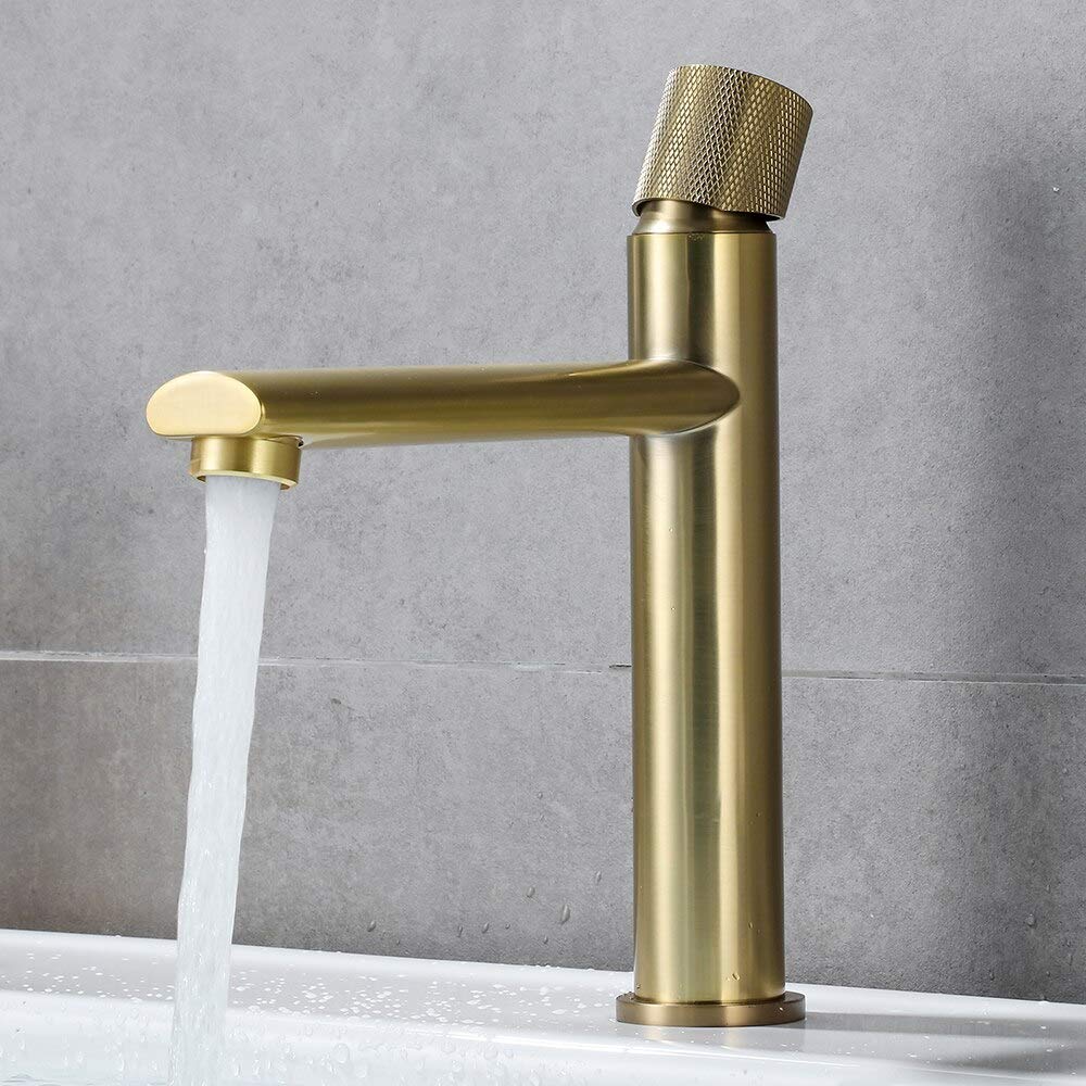 Robinet évier salle de bain doré mat pour moderniser votre lavabo