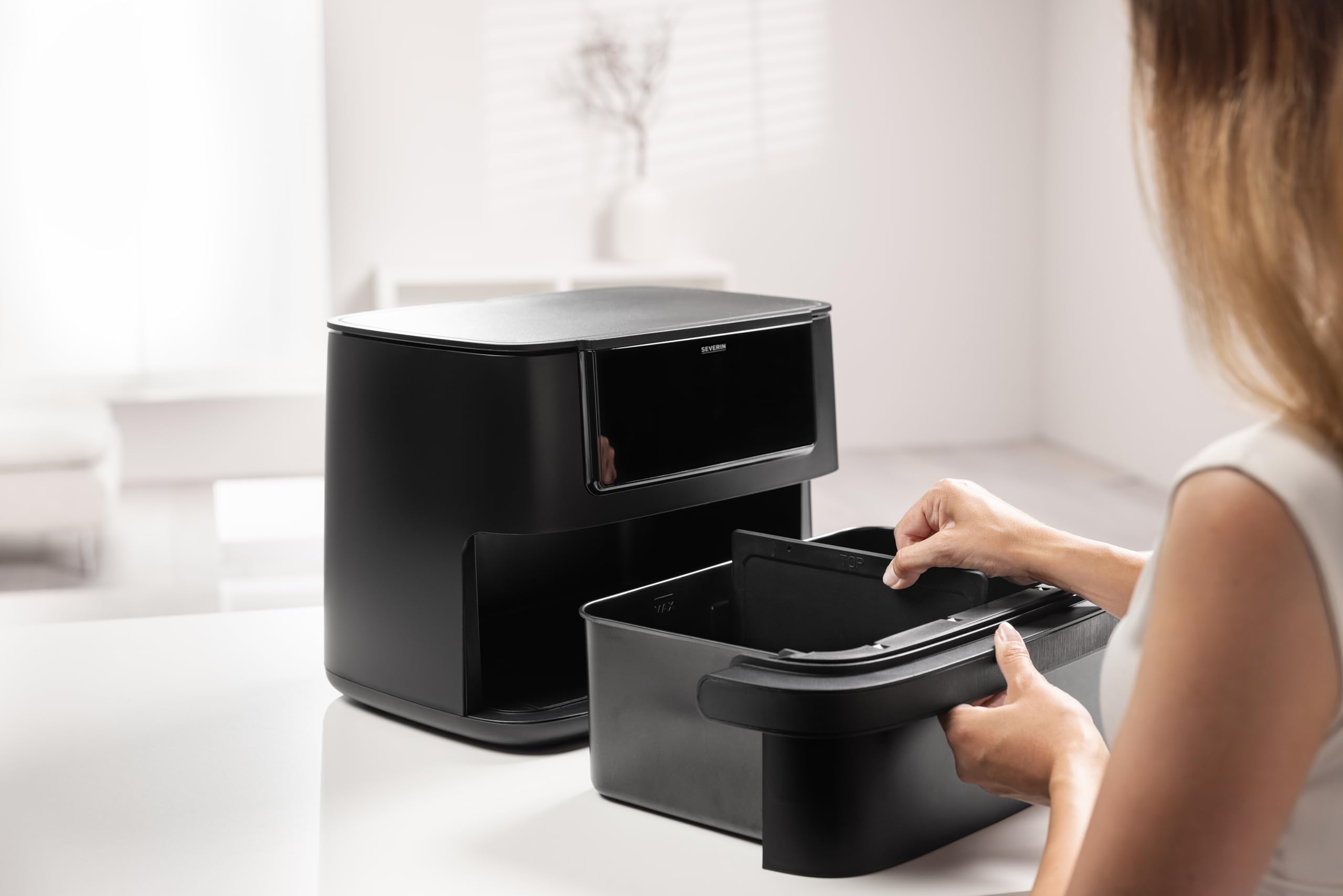 SEVERIN Friteuse à air chaud « Max Zone Flex », Friteuse sans huile avec technologie à air chaud, Air fryer à panier modulable de 9 L, Multicuiseur avec 10 programmes, Noir, FR 9599