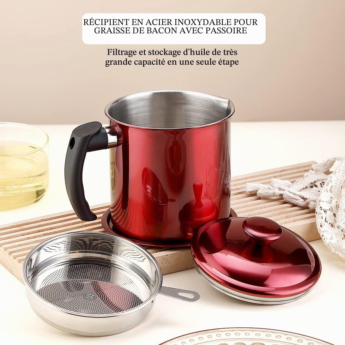 Récipient de graisse Kyraton Bacon avec passoire, récipient d’huile en acier inoxydable rouge brillant en métal de 1,4 L, stockage de graisse en pot avec couvercle, poignée facile à saisir adaptée