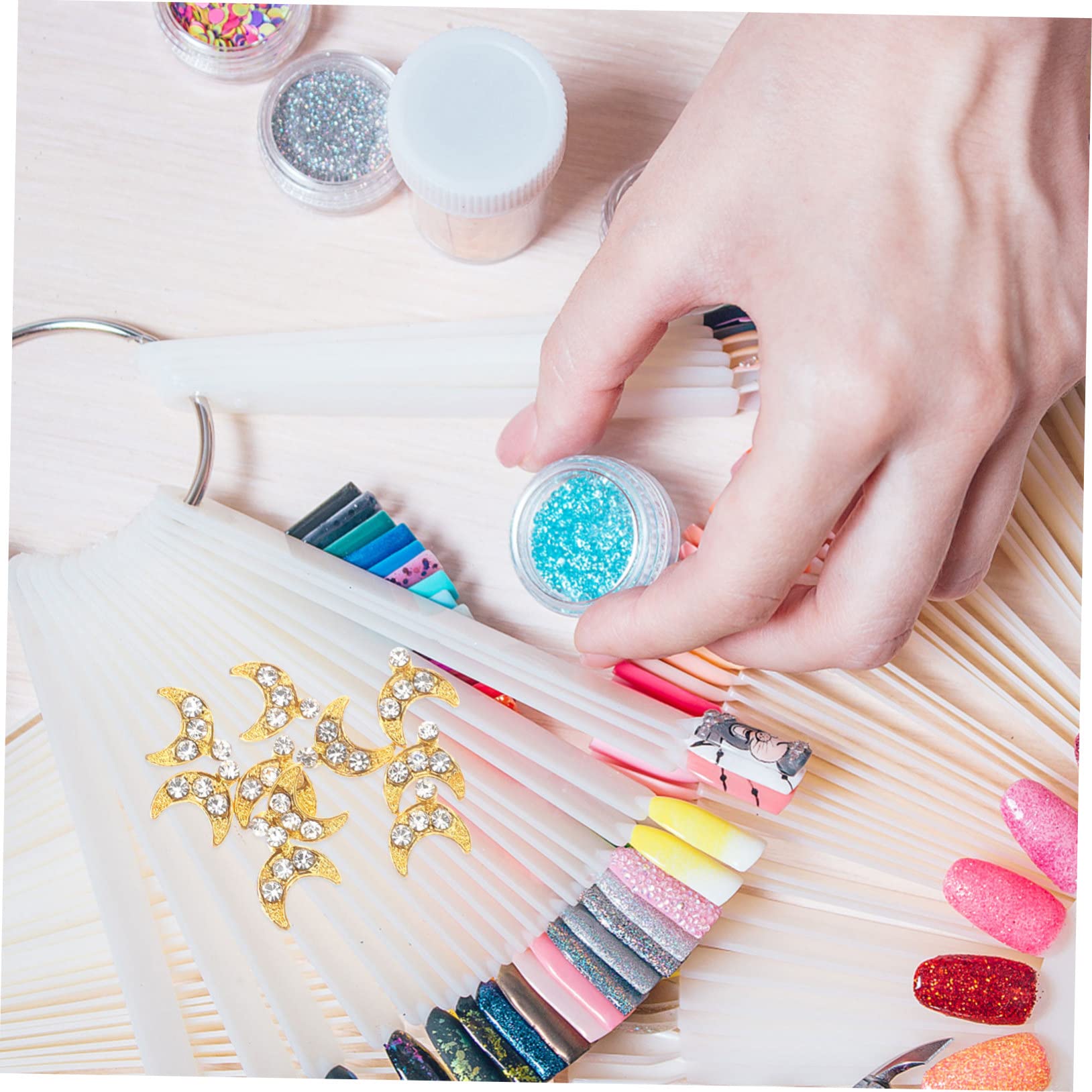 SHERCHPRY 4 Set Ciondoli Unghie Metallo Decorazioni Per Nail Art Accessori Glamour Per Unghie Con Facili Applicare E Personalizzare 30 Pezzi*4
