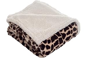 Adorable Giraffe Fleece Throw Blanket for Cozy Nights