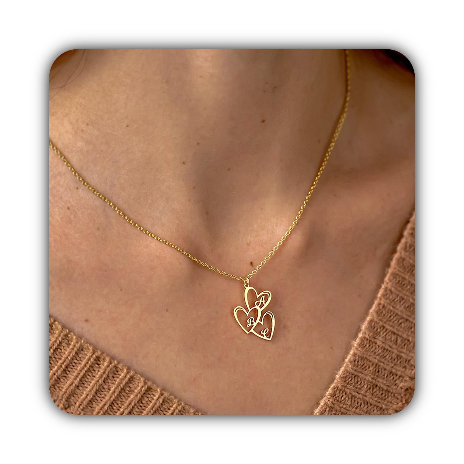 Delicato famiglia iniziale cuori collana, personalizzato multiplo cuore ciondolo collana, oro cuore nome per lei, Natale per mamma