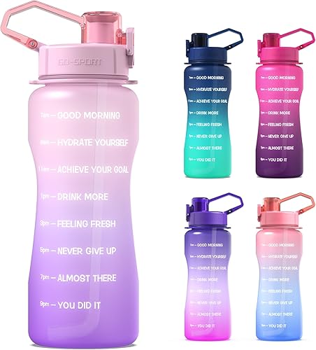 Y&3 Botella de agua de medio galón de 64 onzas con popote y marcador de tiempo, a prueba de fugas, sin BPA, botella de agua motivacional con asa,