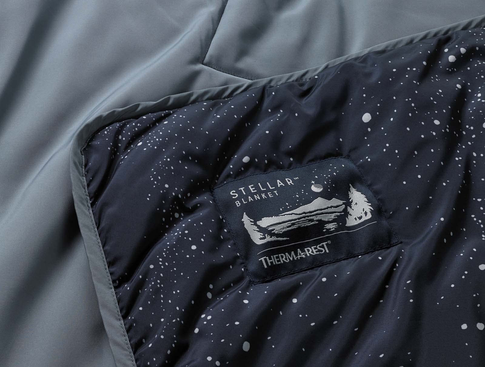 Therm-a-Rest Stellar Decke - Farbe: Space Case Print