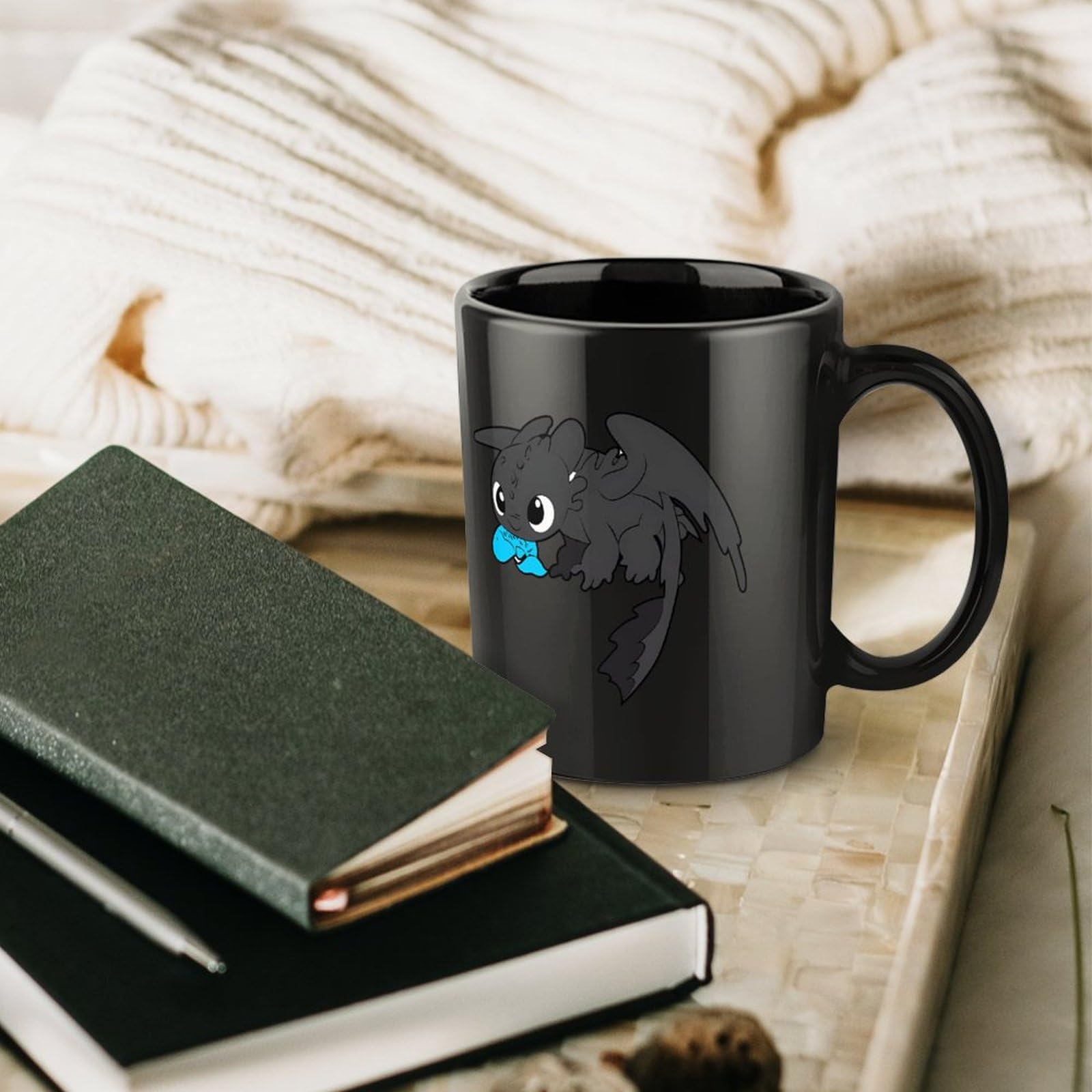 ドラゴン模様の陶器カップ ドラゴン模様の陶器カップ