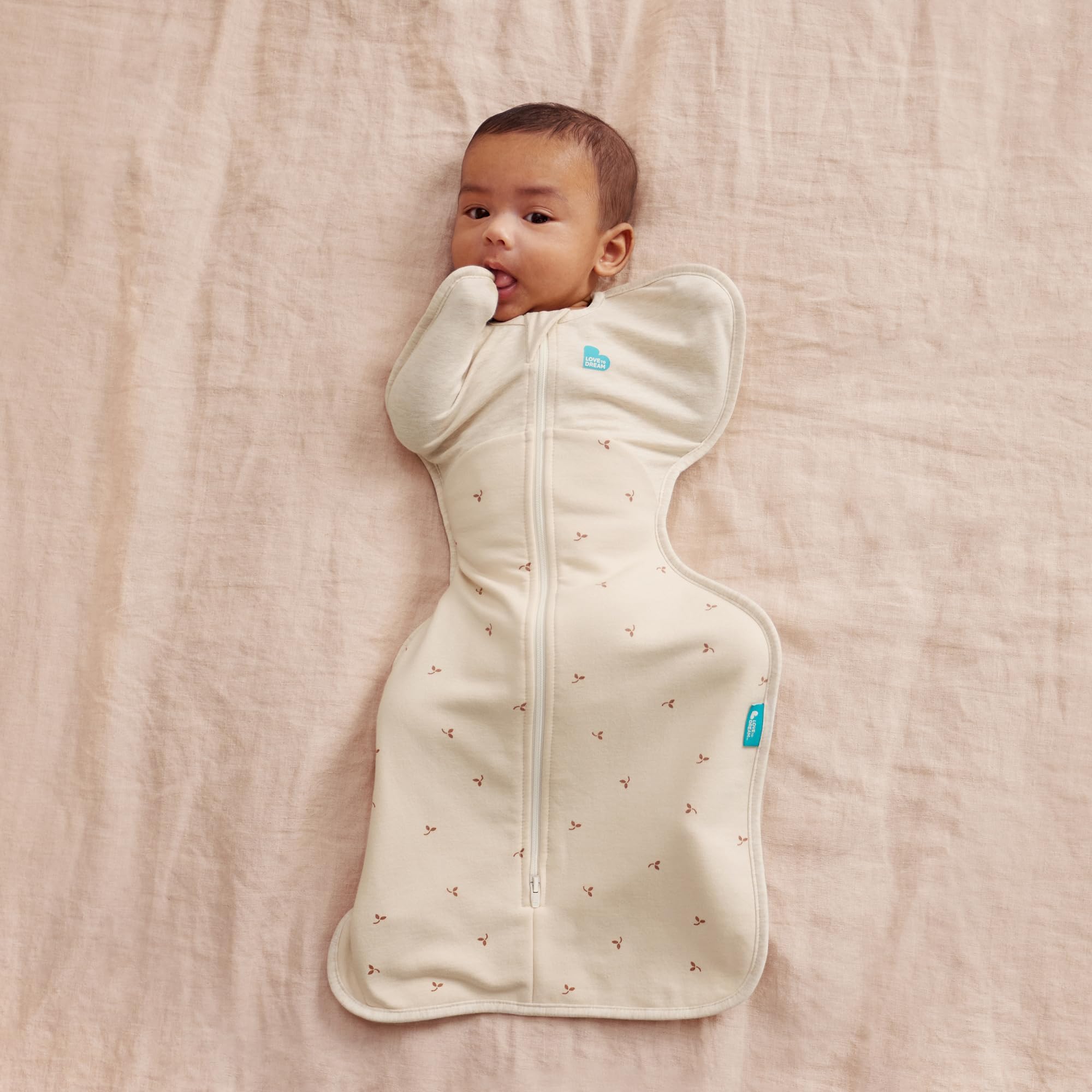 Love To Dream™ Swaddle UP™, taille M (6-8,5 kg) - Avoine Twigs | Couverture d'emmaillotage | Ajustement parfait, sommeil réparateur | 1,5 Tog | Coton | Zip double sens