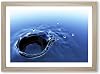 Water Drops Framed Print | A2 Oak Framed Wall Art | Ready to Hang | Modern Nature Picture | Living Room Bedroom Lounge Office