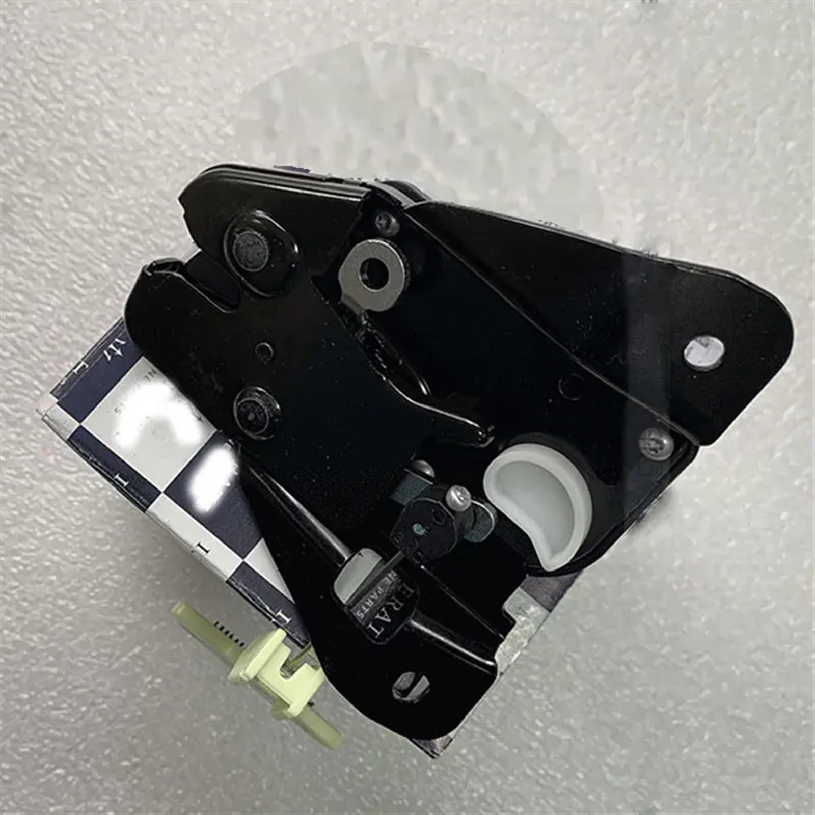 Serrure de coffre bloquée sur Maserati Ghibli ? Solution 670154980 - 5