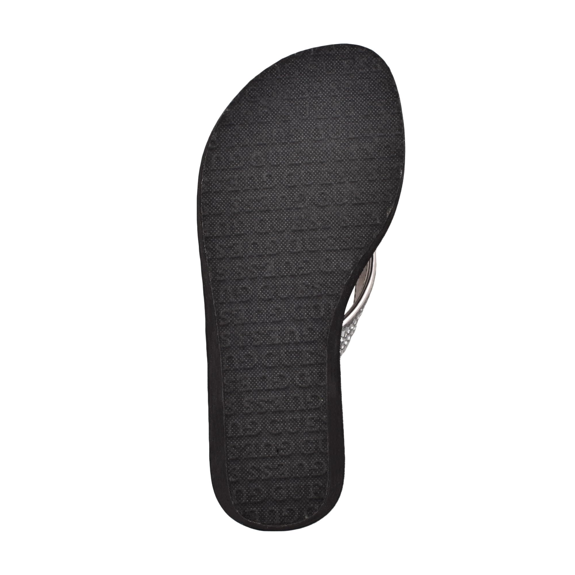 GUESS Women's Gwsarraly4 Flip-Flop