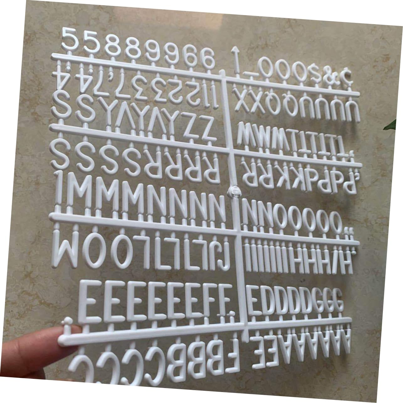 Schwarze Buchstabentafel Abnehmbaren mit Pp und Buchstaben