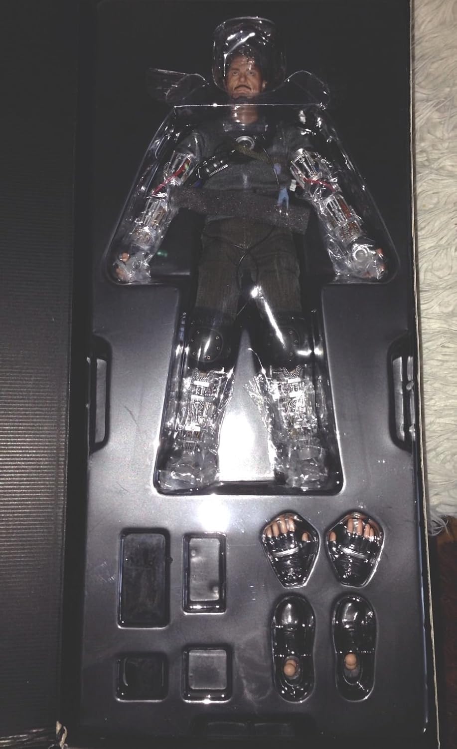 Hot Toys Iron Man Tony Stark Action Figure