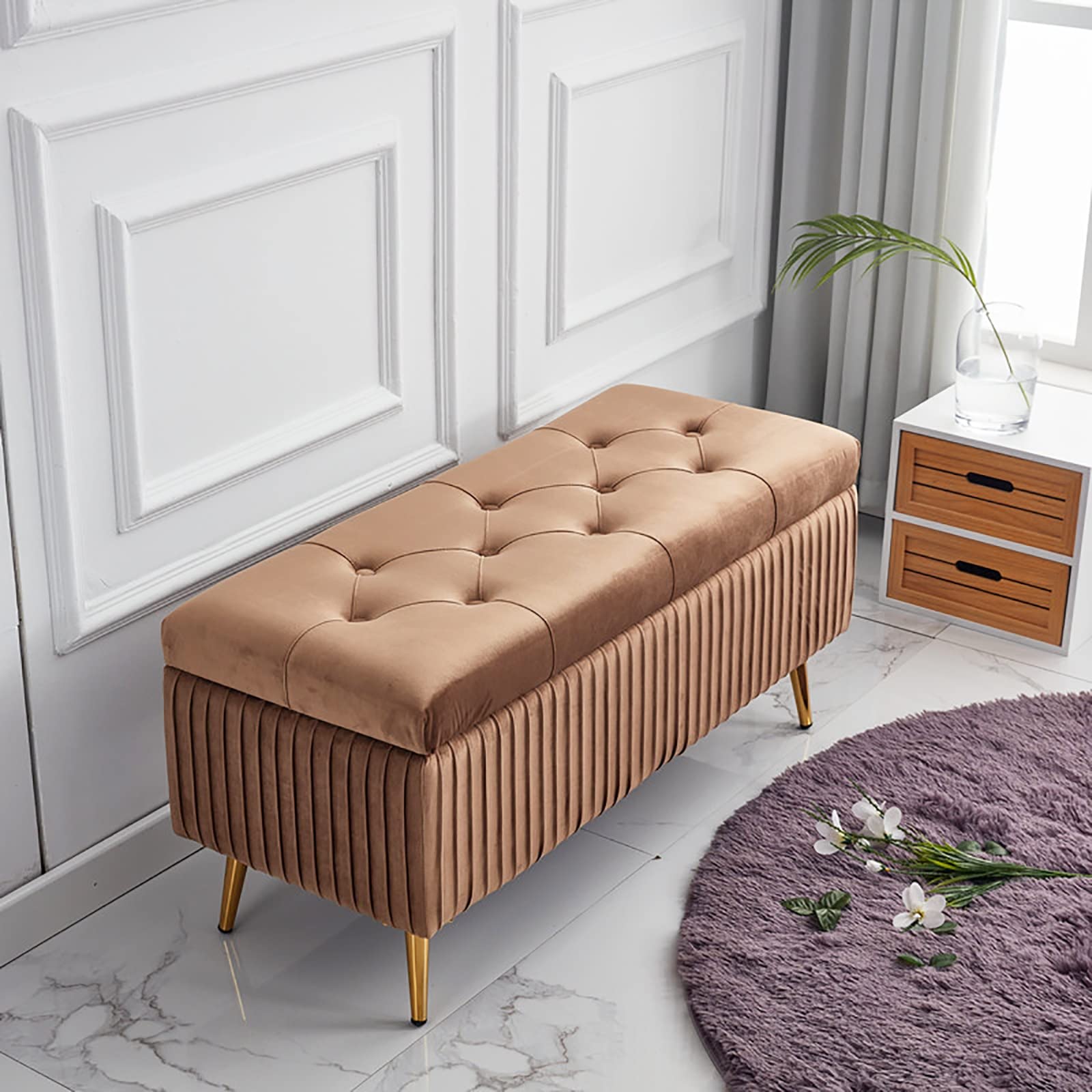 Banc de rangement capitonné rectangulaire pour optimiser l'entrée encombrée