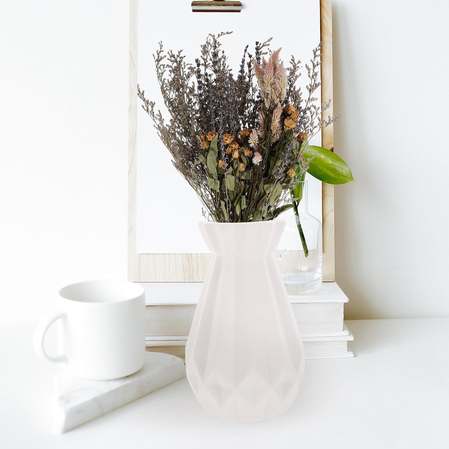 Dried Floral Bouquet with Lavender Sprigs for DIY Vase Decor, Preserved Lavender and Floral Arrangement, Natural Home Decoration for Living Room and Bathroom, 1 Bundle