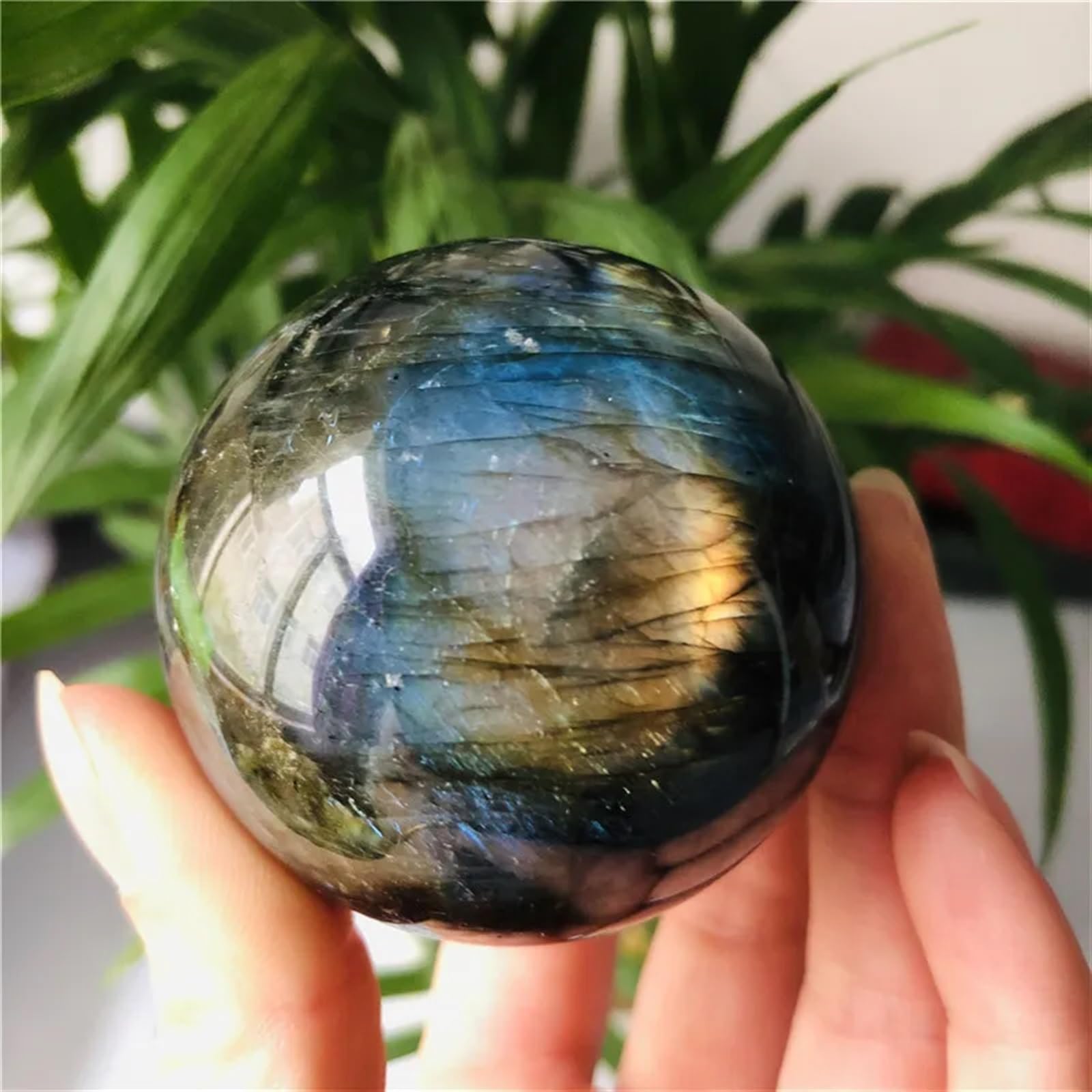 MDBJTCYZN Stone Madagascar Quartz Crystal Ball Gift