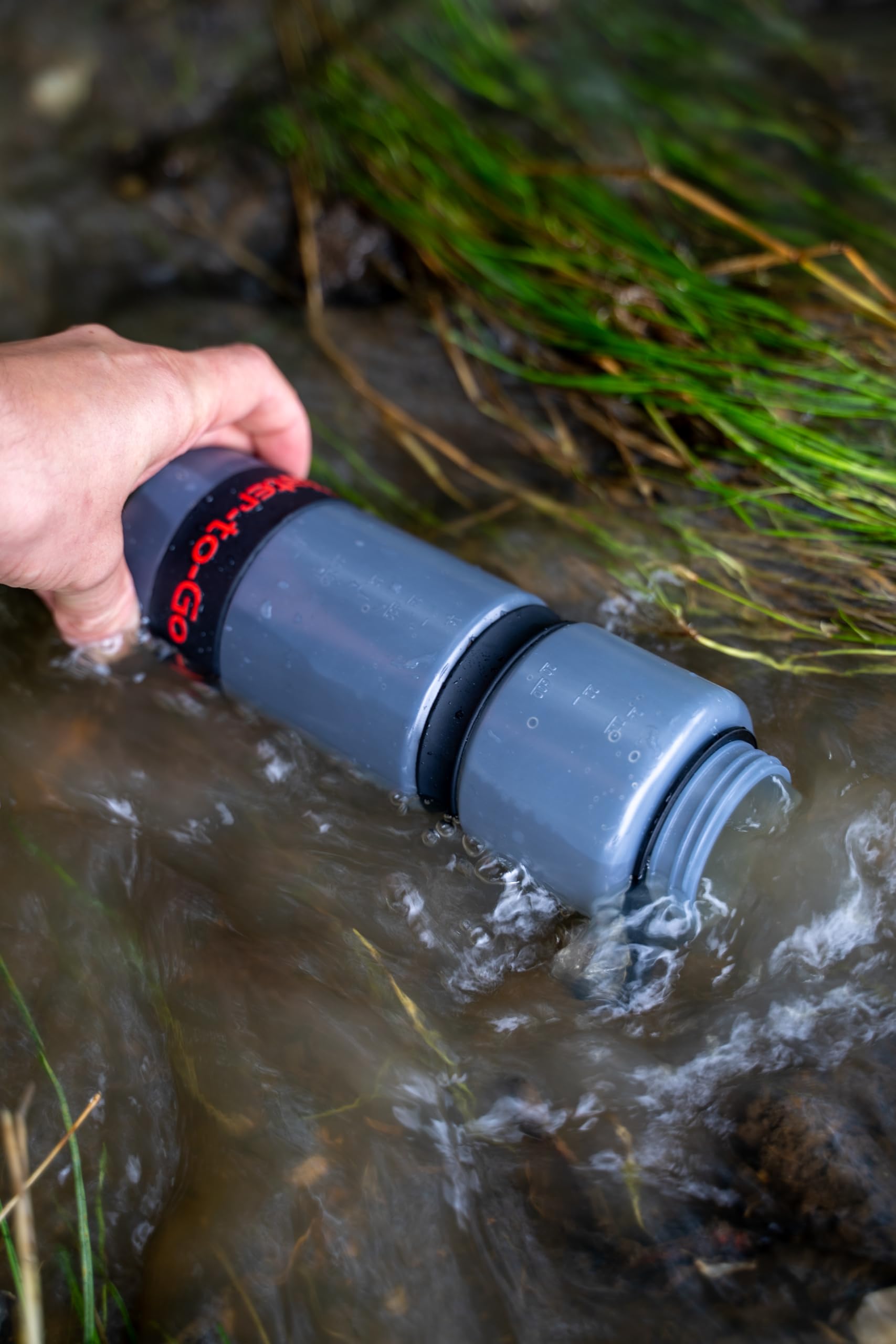 WATER TO GO Cantimplora de 0,75 L, con filtro, beber agua directamente del río, lago o conducto | Ultraligera y libre de BPA | 200 L de potencia de filtrado | Perfecto para viajes, kayak, camping, etc