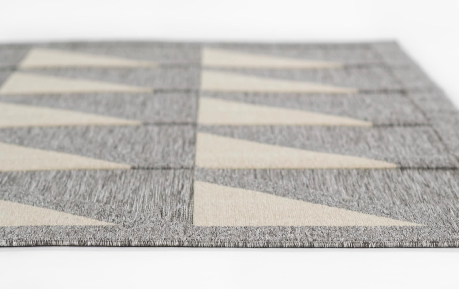 Momeni Vines Collection Indoor and Outdoor Grey Area Rug, 3'11" x 5'7" Sized Mat for Living Room, Bedroom, Hallways, and Home Office