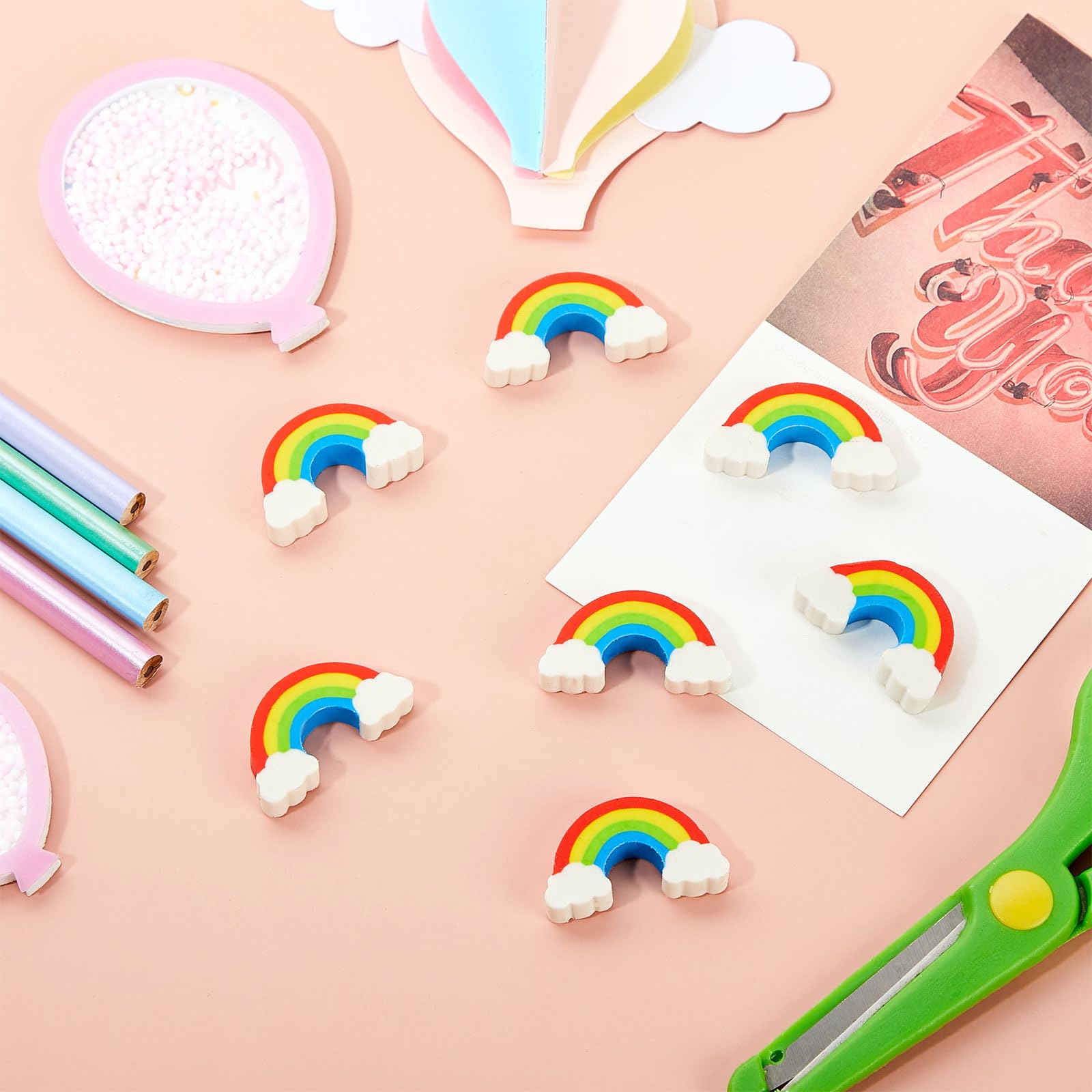 80-teiliges Regenbogen Schulsachen Set - Mit Buntstiften, Notizblöcken & Aufklebern