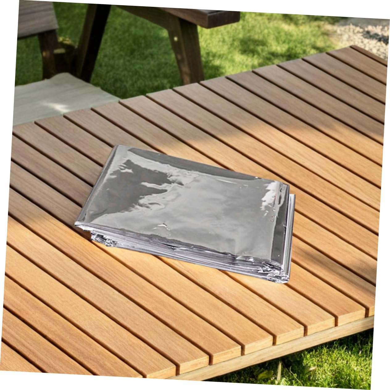 2pcs Garden Reflective Film: Large High Silver Reflective Film High Reflectivity Keep Warm for Plant Growth Camping Outdoor Survival