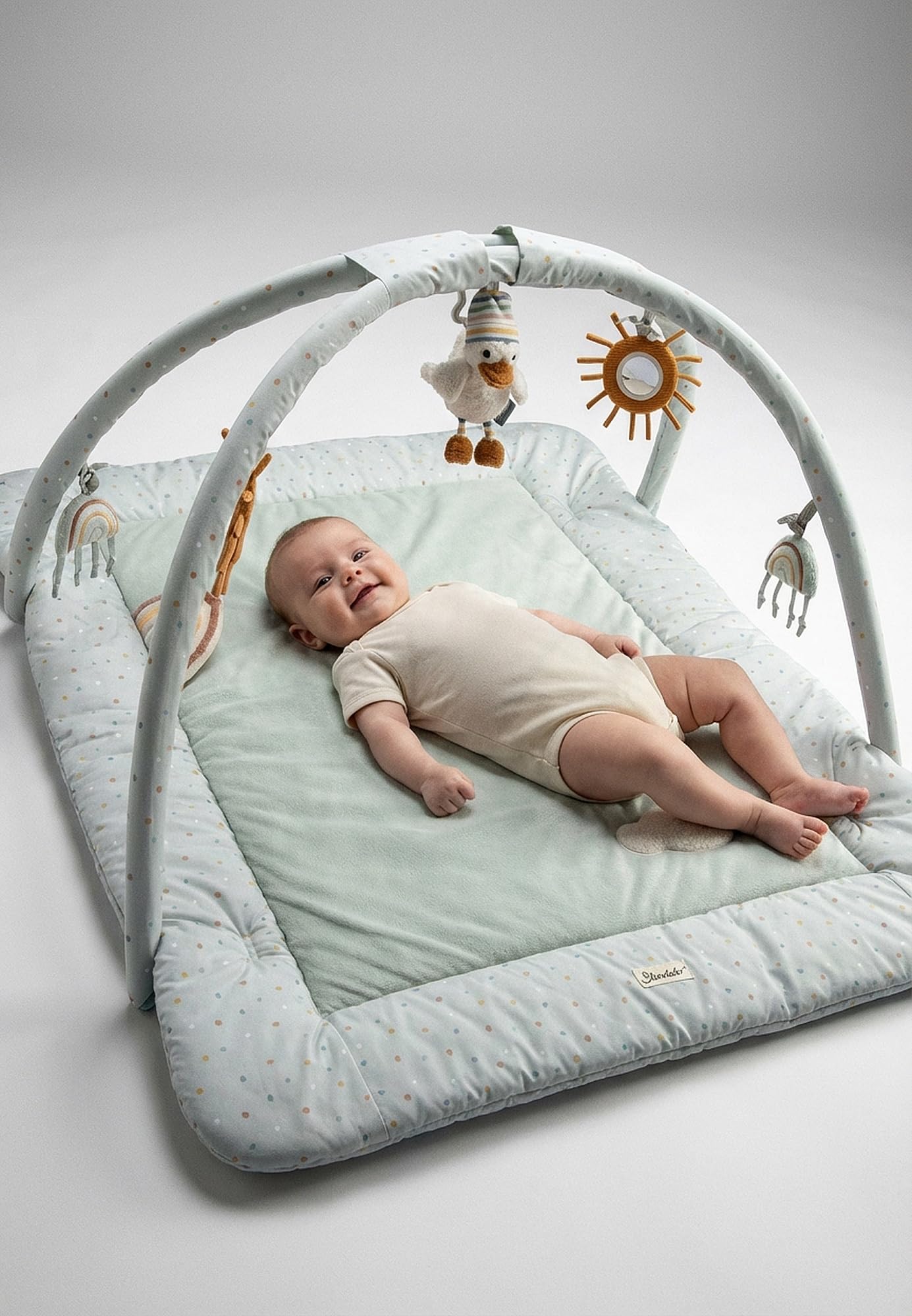 Spielbogen Ente Edda Lou, Baby Krabbeldecke 80 x 100 cm mit abnehmbarem Spielzeug und Kuscheltier, Spieldecke