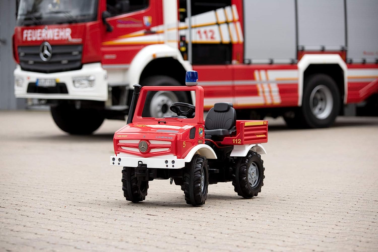 Rolly Toys Fire Unimog Pompier Edition 2020 Voiture à pédales 3-8 Ans avec remorque