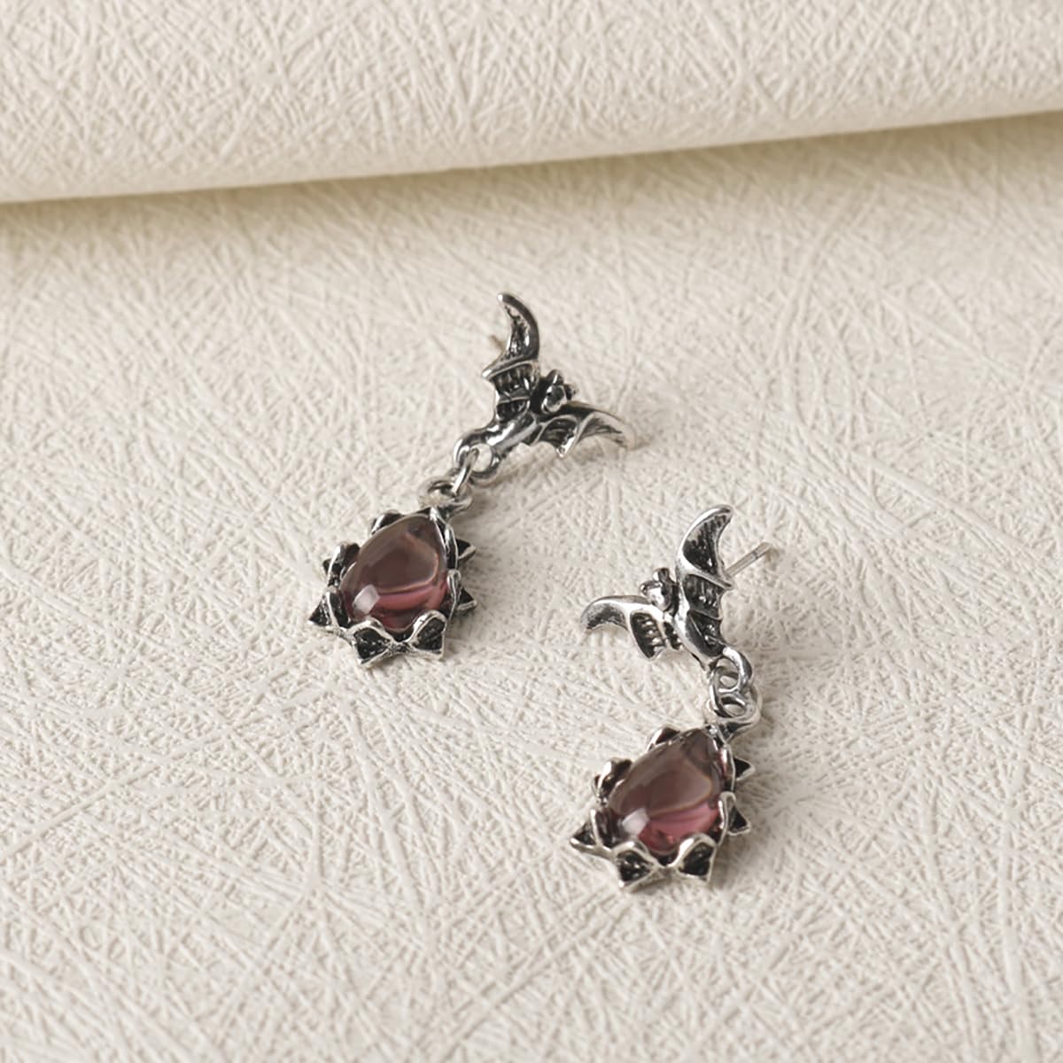 Gothic Dark Bat Zircon Earrings Vintage Red Crystal Bat Dangle Drop Earrings Variety Gothic Vampire Bat Earrings Punk Rock Hip Hop Bat Animal Earrings Halloween Jewelry for Women and Men