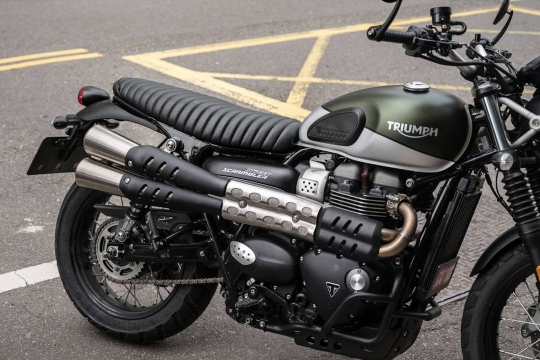 モートーン シート VIPER リブ ブラック ボンネビル系等(17-25) Motone 