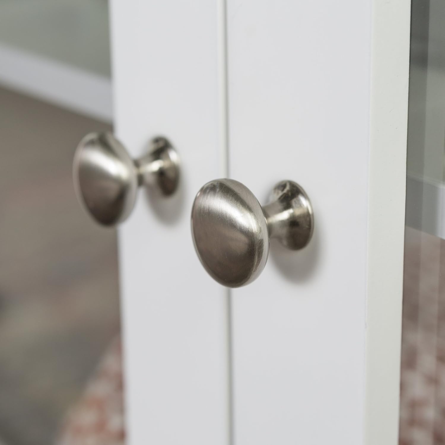 Walker Edison Traditional Wood Universal Stand for TV's up to 58" Flat Screen Living Room Entertainment Center, 52 Inch, White: Furniture & Decor