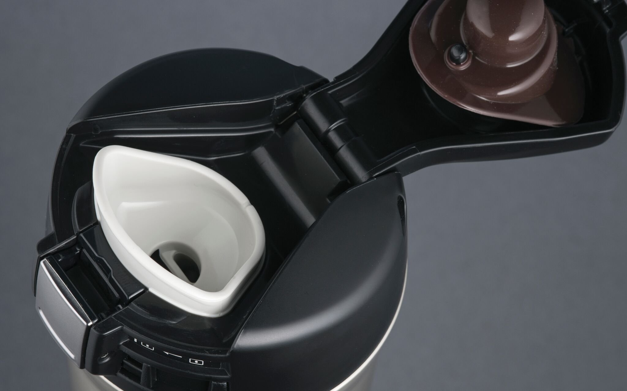 ZOJIRUSHI SM-YAE48TD Tasse de voyage, 473 ml, cacao foncé