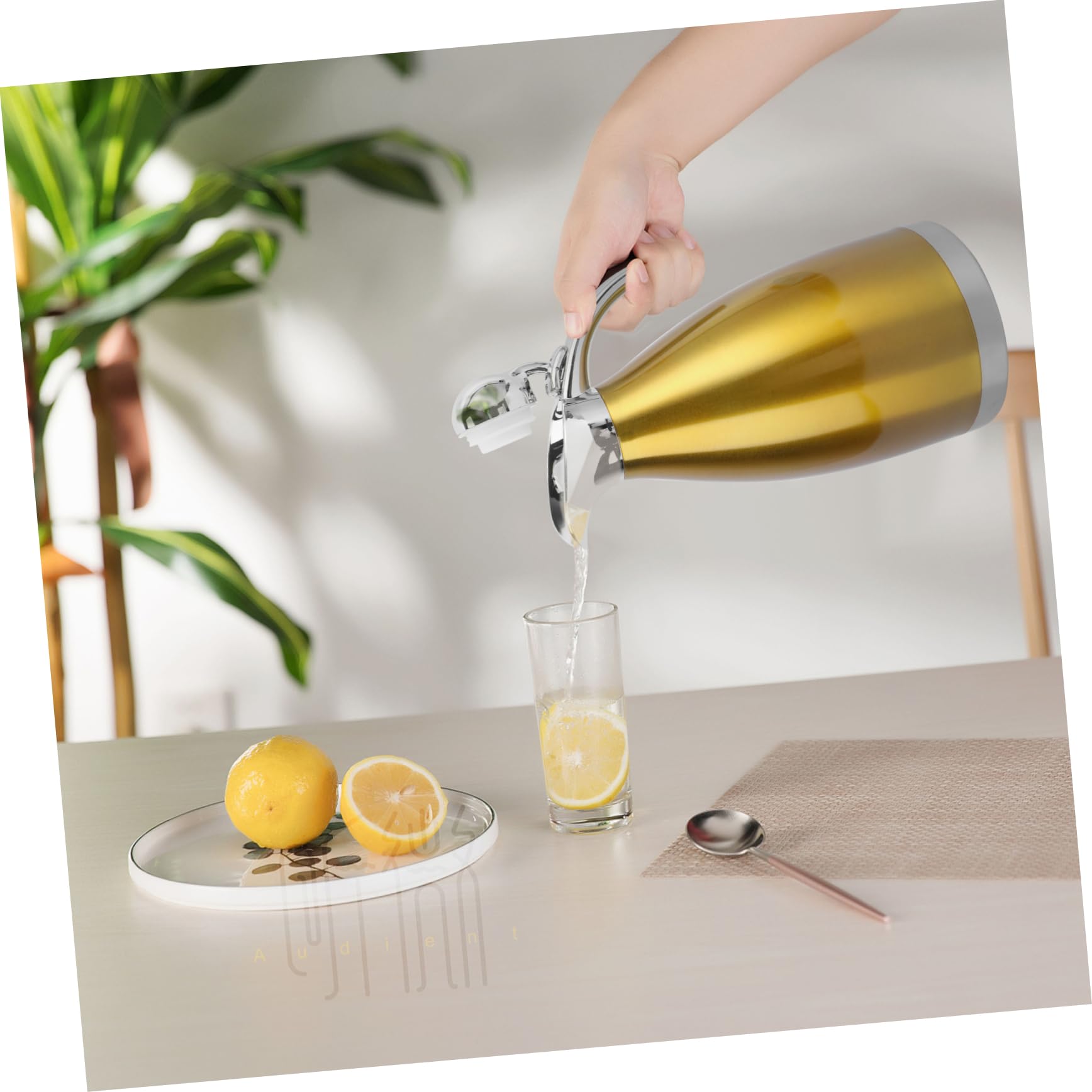 Goldene Thermosflasche 2000ml aus Edelstahl, Doppelwandig Vakuumisoliert