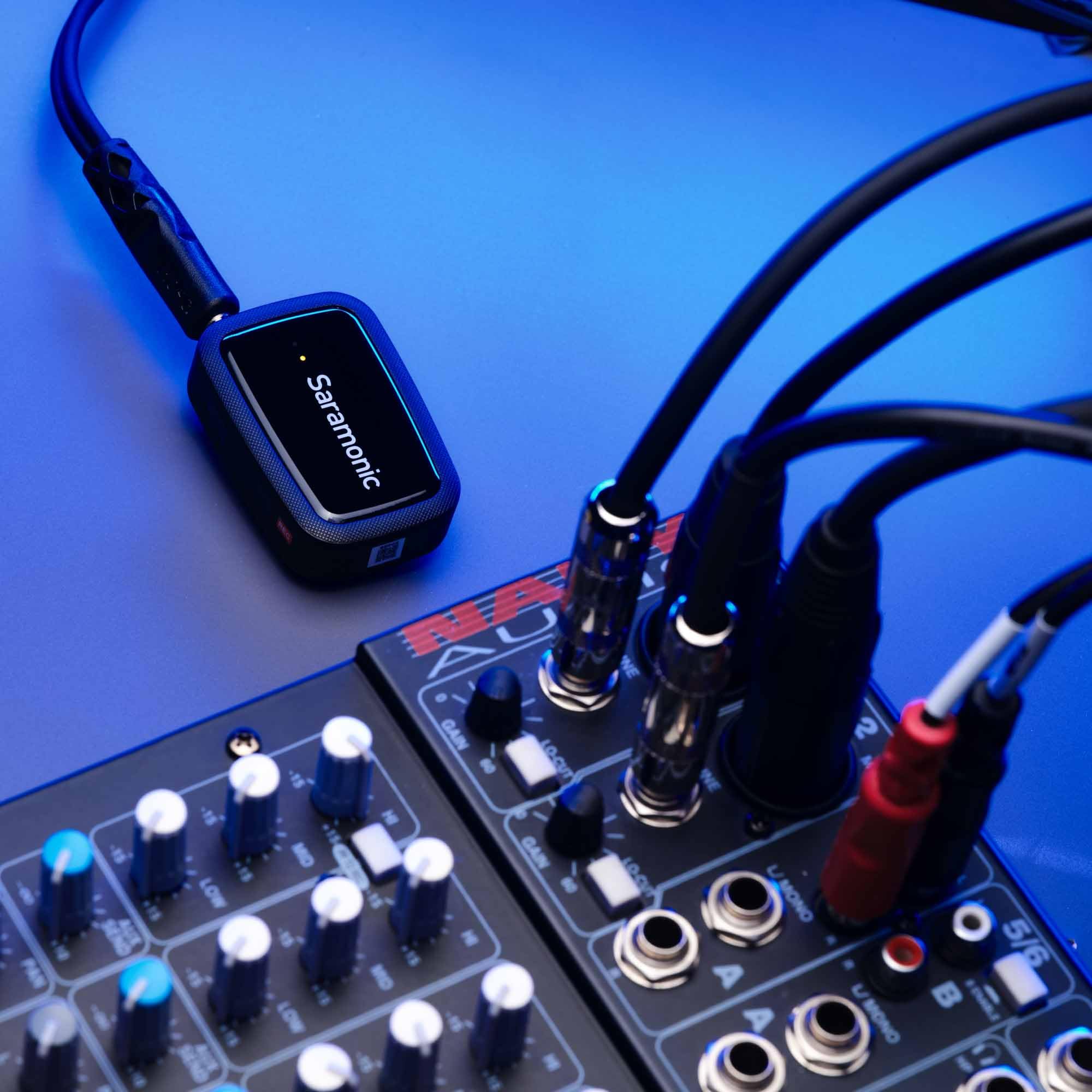 Saramonic Blink 500 Prox B8 Microphone cravate sans fil pour 4 personnes, 2,4 GHz, portée de 100 m, 4 émetteurs et 1 récepteur, son 24 bits, pour reflex numérique, caméscope, smartphone, YouTube