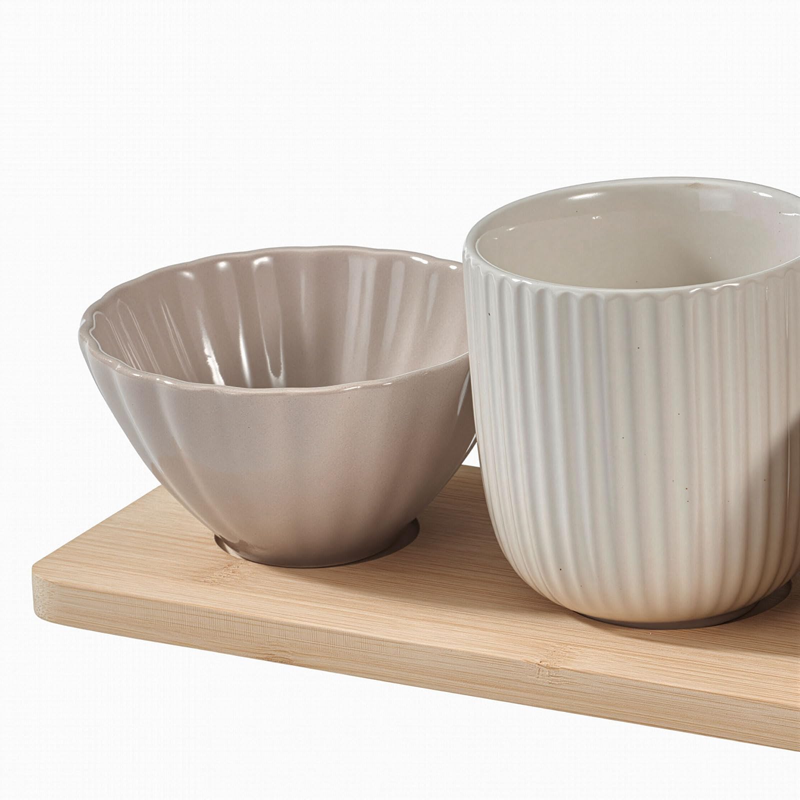 Murago - Servierset mit Bambustablett & 3 Keramikschalen - Dip-Schalen Set für Snacks Tapas Oliven Nüsse modernes Rillendesign Naturtöne Spülmaschinengeeignet Taupe Cream Beige