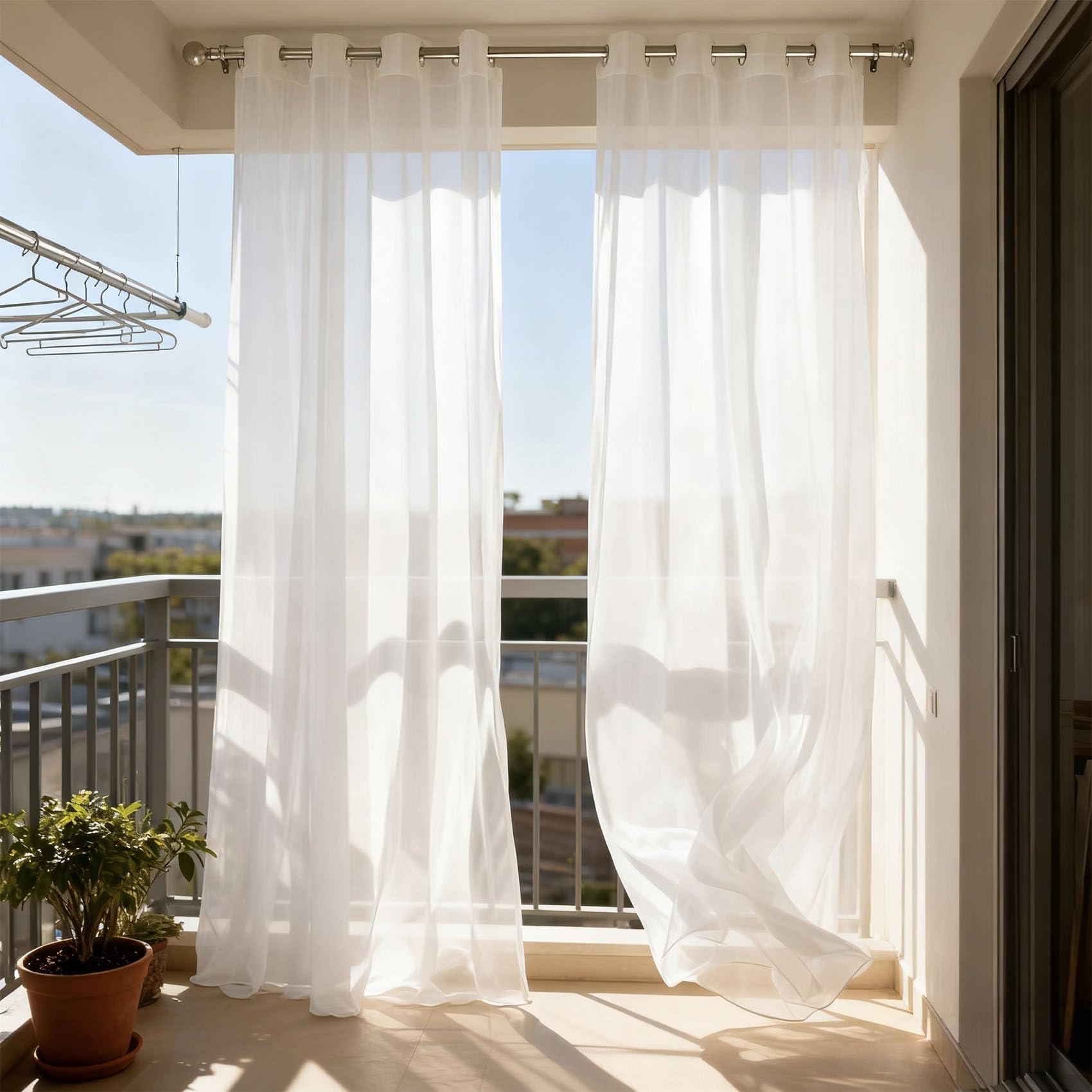 Rideau voile luxueux doux et lisse aspect vintage blanc pour terrasse
