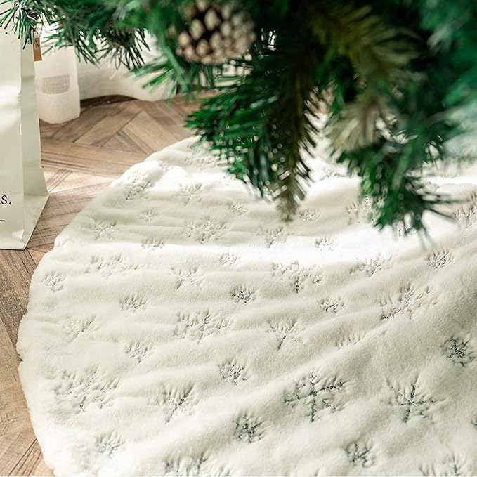 Plush Christmas Tree Skirts, 57 inches Luxury Snowy White Faux Fur Xmas Tree Base Cover Mat with Silver Snowflakes for Xmas New Year Home Party Decorations