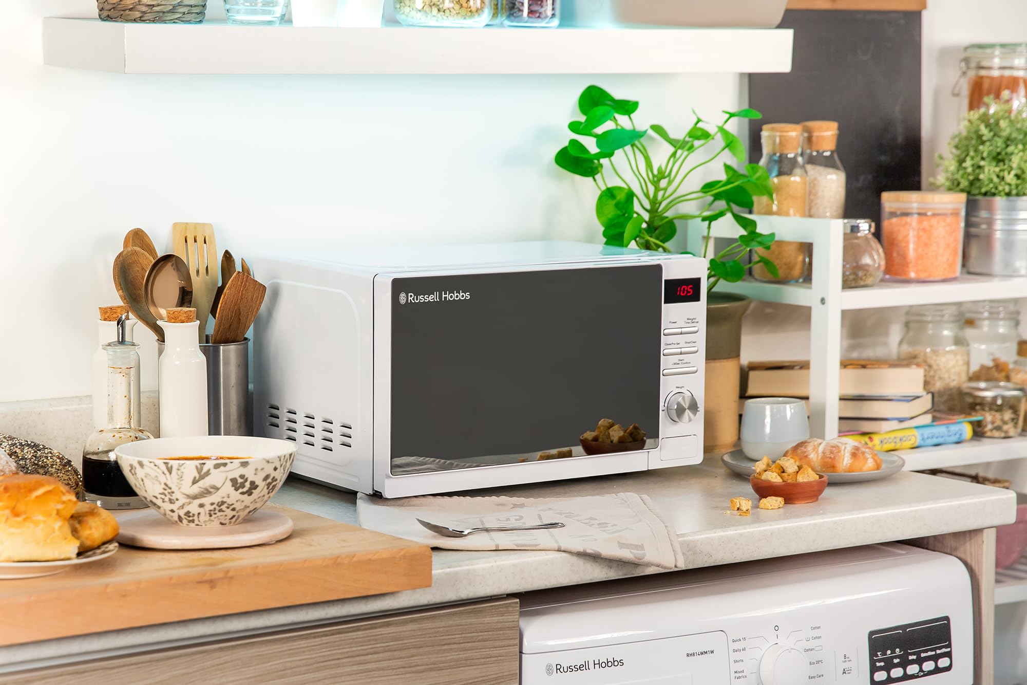 Russell Hobbs RHM2079A Digitale Solo-Mikrowelle 20 L 800 W 5 Leistungsstufen automatisches Auftauen 8 Kochmenüs Uhr Timer Weiß