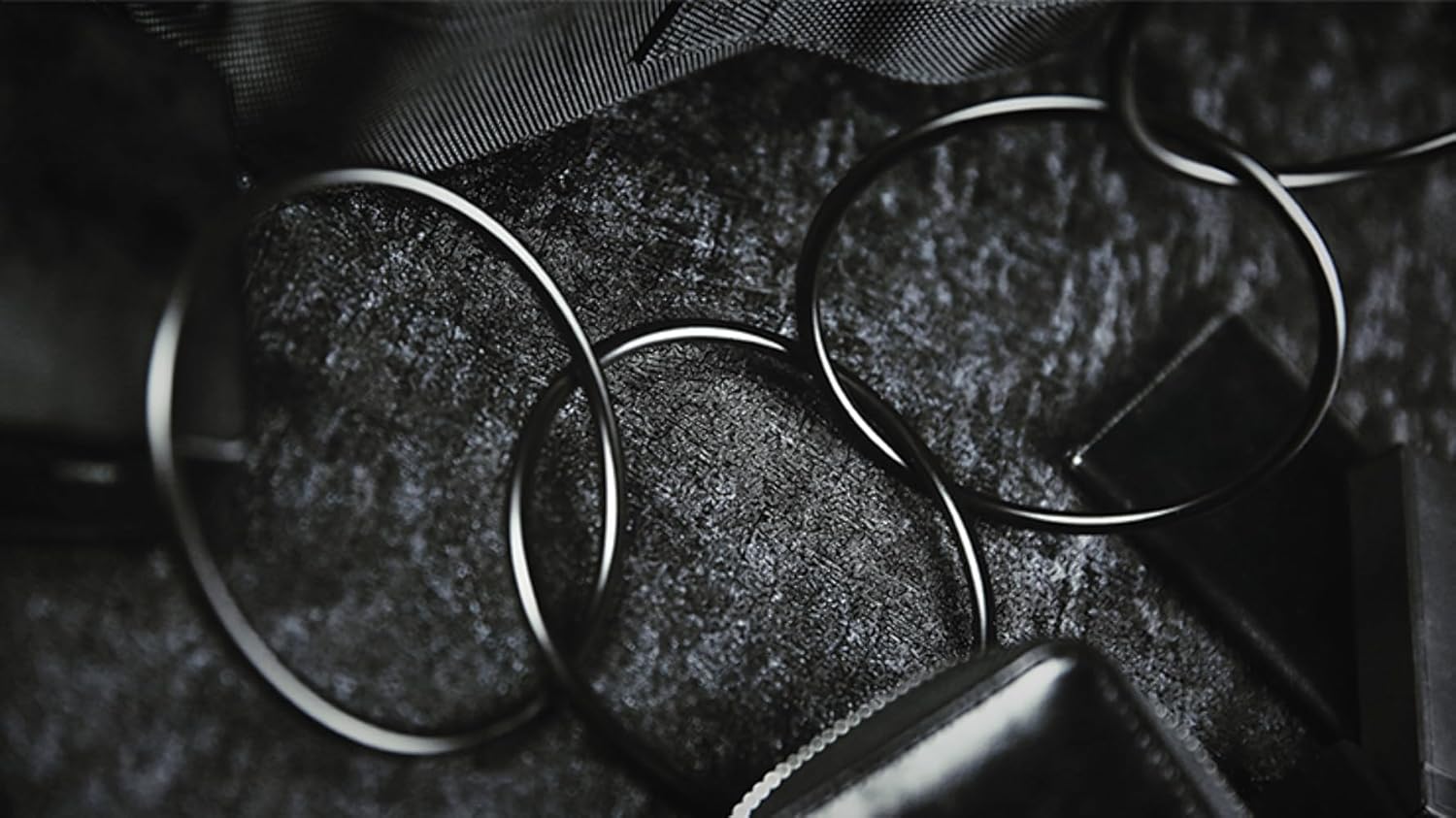 Murphy's Magic Supplies, Inc. 4" Linking Rings (Black) by TCC - Trick