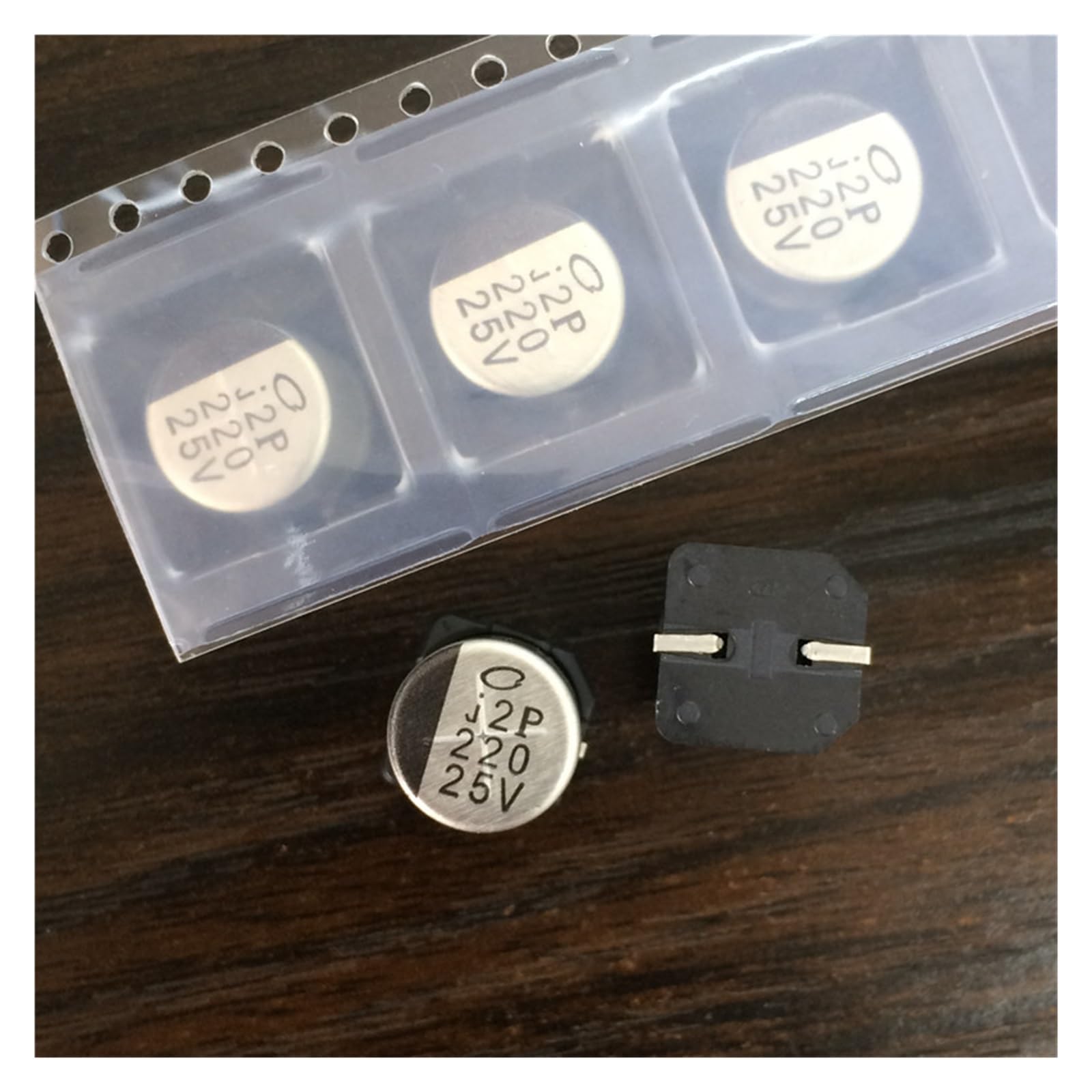 Condensateur 220uF 25V SMD en aluminium UX pour réparation de circuits électroniques