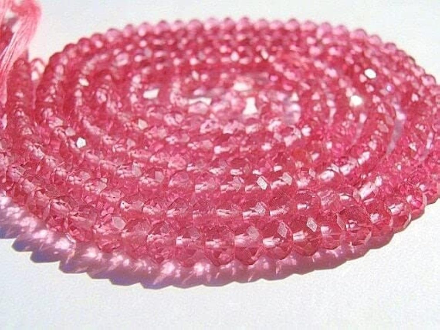 Quartz rose fuchsia perles rondelles facettées 4mm pour raviver l'éclat de vos bijoux ternes