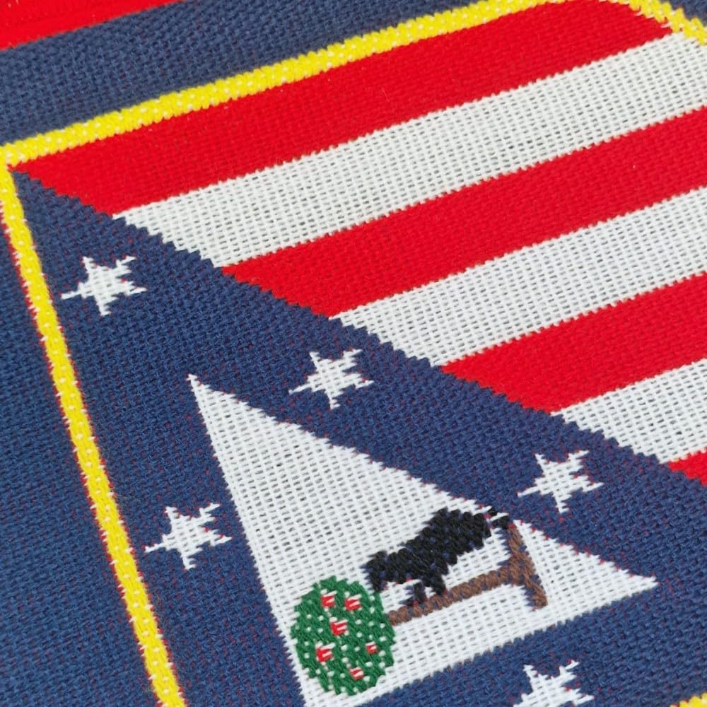 Bufanda Atlético de Madrid oficial, con escudo bordado y diseño clásico rojiblanco, ideal para animar en el estadio o lucir en invierno. - 5
