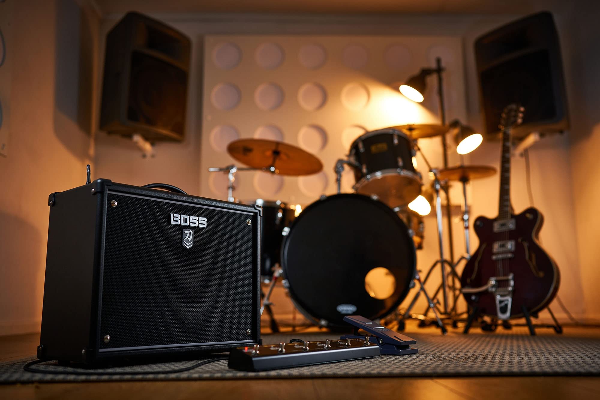 BOSS KATANA-50 MkII EX Gitarrenverstärker | 50-Watt Combo-Verstärker | kompatibel mit GA-FC/GA-FC EX Fuß-Controller | Line-Ausgang mit Lautsprecher-Emulation