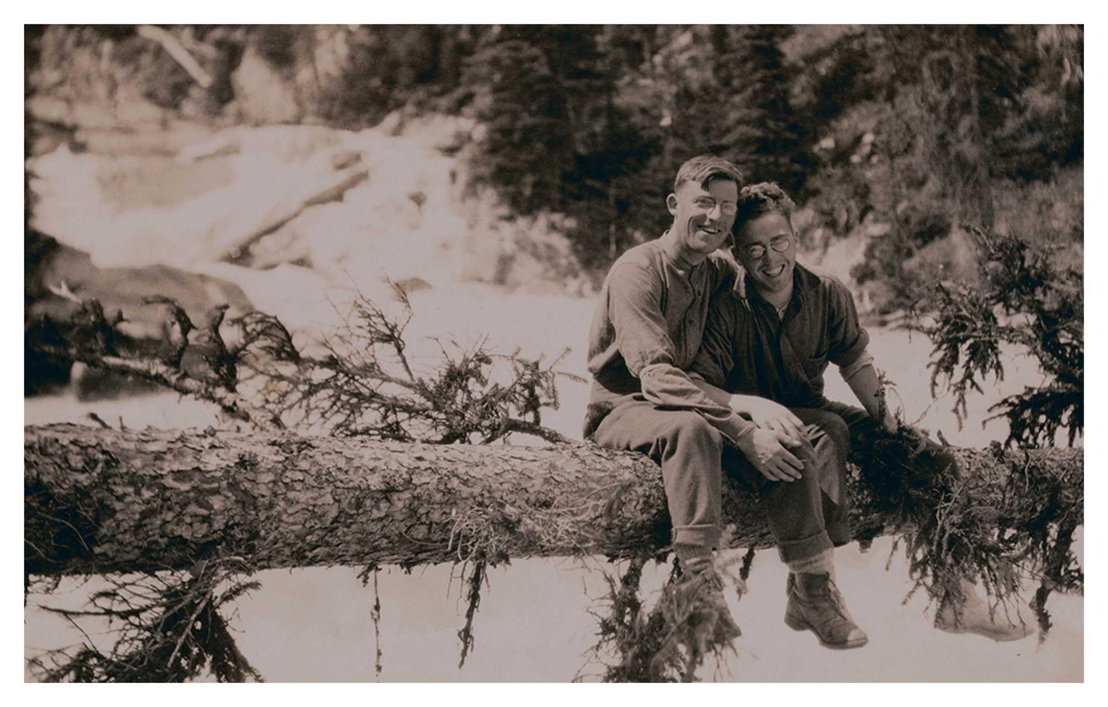 Loving II. More photographic history of men in love 1850s-1950s: Vol. 2 (Fotografia)