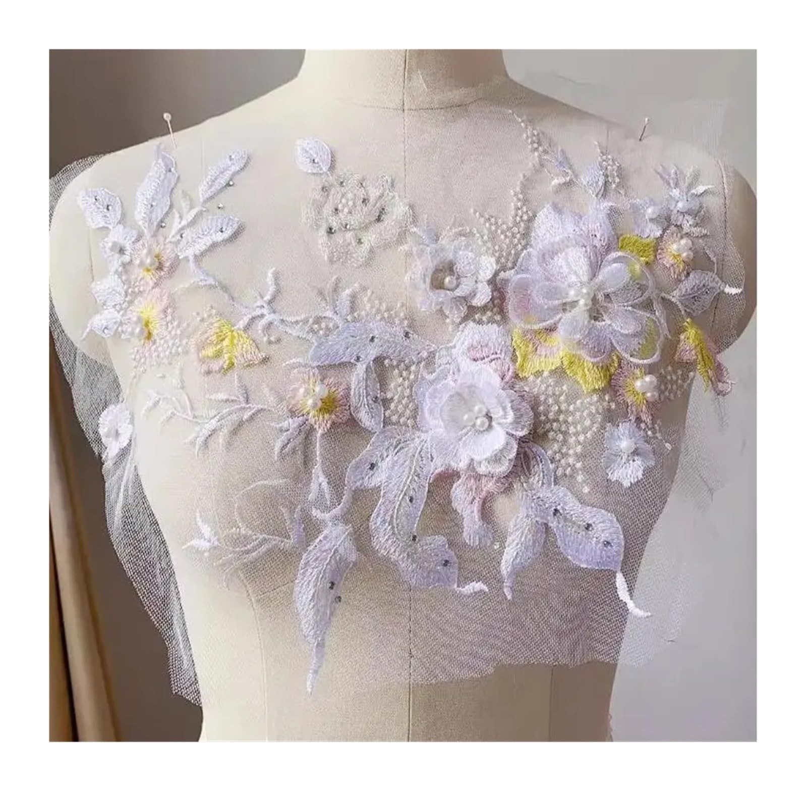 Tissu brodé en dentelle 3D romantique couleur ivoire pour robe de mariée