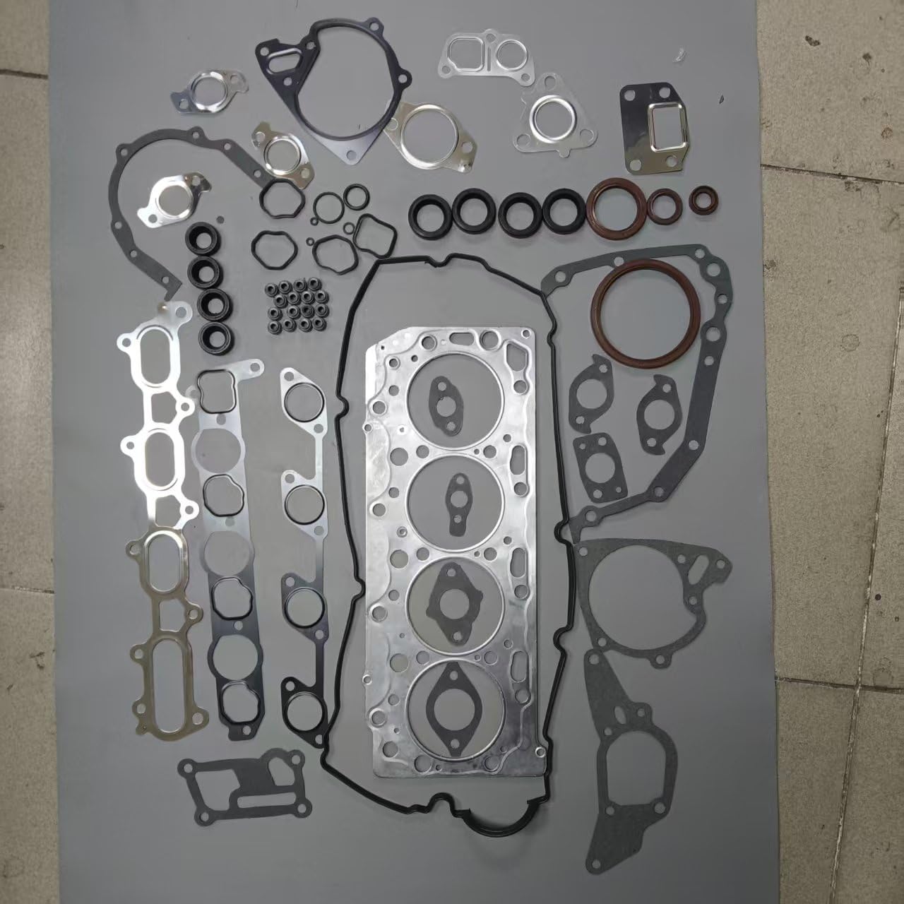 ENGINE REPAIR KIT 1000A407 1000A407