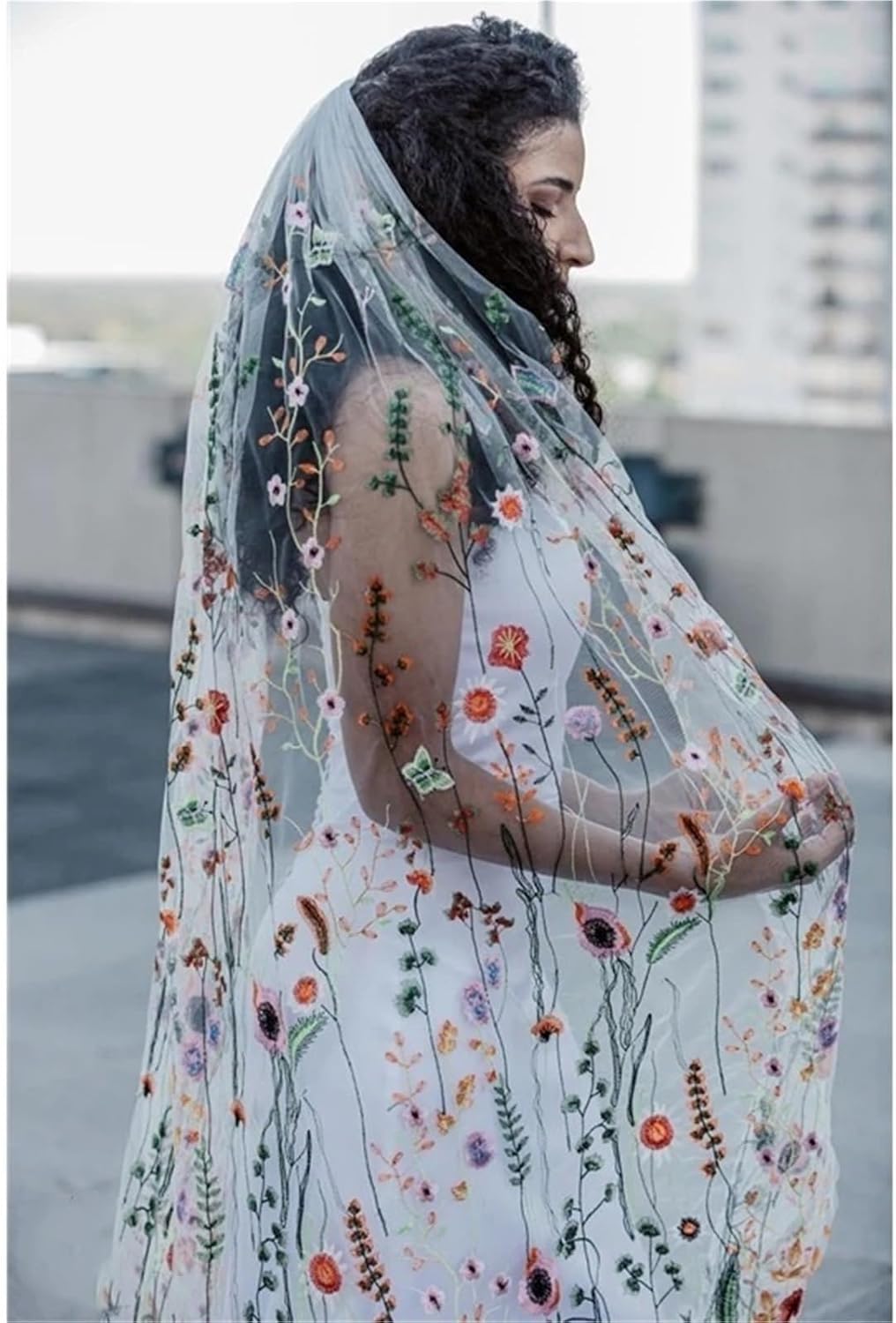 花、野生の花、ドライガーデン検査用の花嫁のためのコーム付きレースウェディングベール