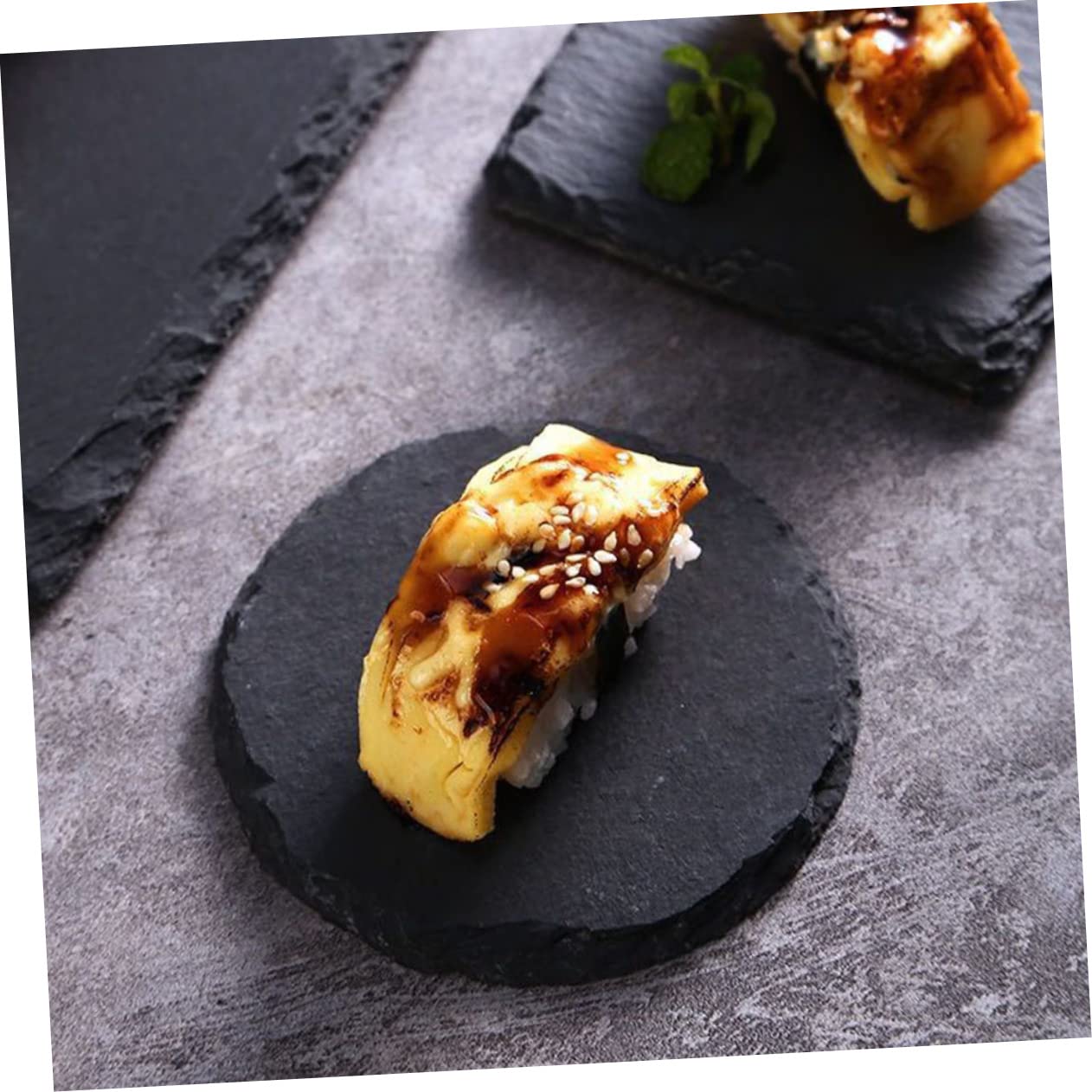 COLLBATH Platos Redondos de Pizarra Natural Pack de 2 Unidades para Servir Carne y Sushi, Material Resistente y Fácil de Limpiar Adecuado para Hogar y Restaurante