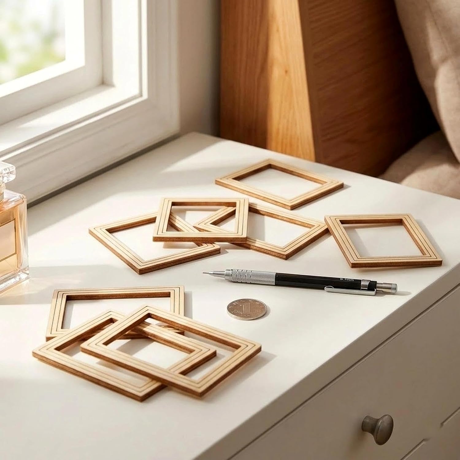 LOGOFUN 8 Pcs Dollhouse Wooden Photo Frame 1:12 Scale Miniature Picture Frame Model DIY Furniture Accessories Decorations